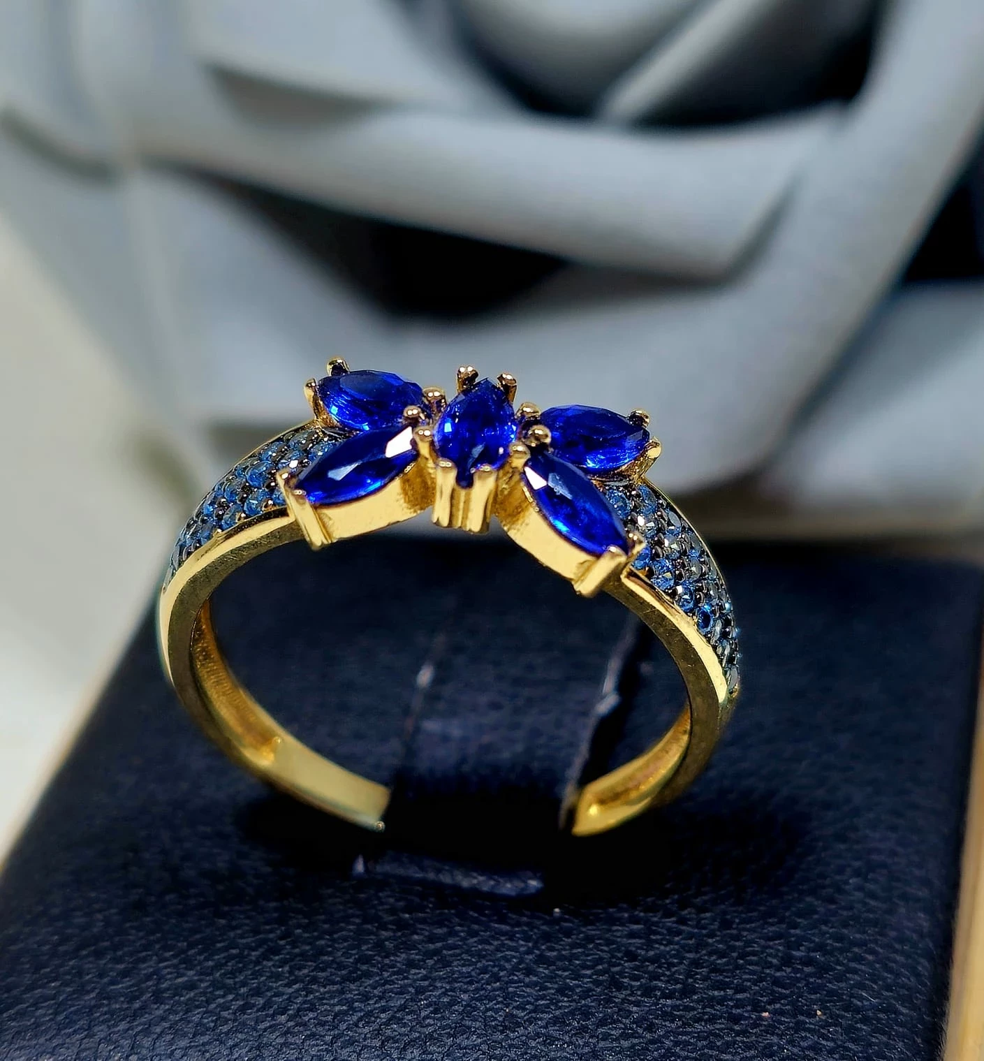 cudny-zloty-pierscionek-blekitne-i-granatowe-cyrkonie-p585-260g-r15-kolor-dominujacy-205826-225106