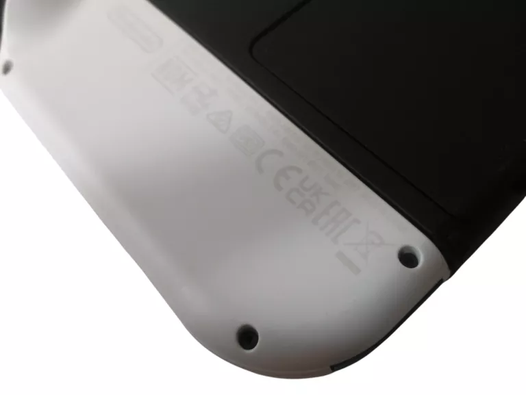 KONSOLA NINTENDO SWITCH OLED BIAŁA Z GRAMI