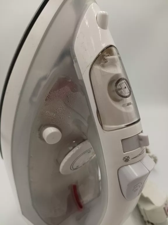 ŻELAZKO INTERTEK DB 1600 B4