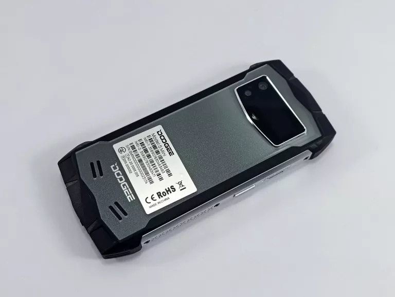 SMARTFON DOOGEE SMINI 8 GB / 256 GB 4G (LTE) SREBRNY