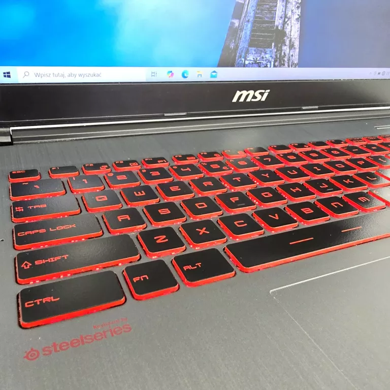 LAPTOP GAMINGOWY MSI INTEL I5-7300 8GB/1TB SSD-HDD GTX1050