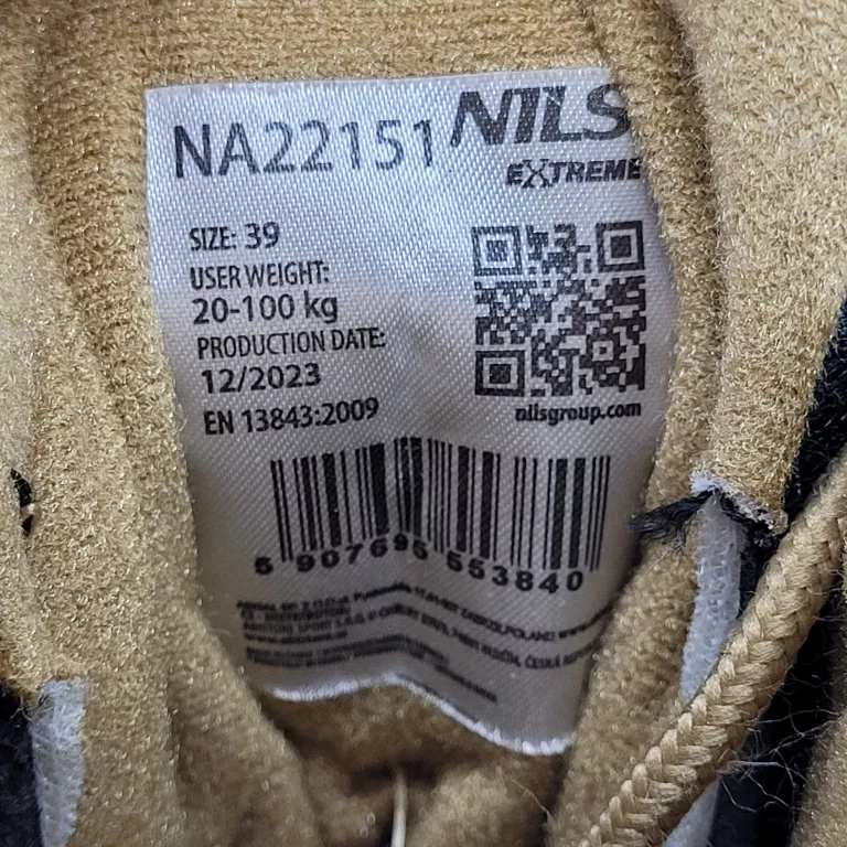 ŁYŻWOROLKI NILS EXTREME ARMOUR NA22151 (ROZMIAR 39) CZARNO-ZŁOTE