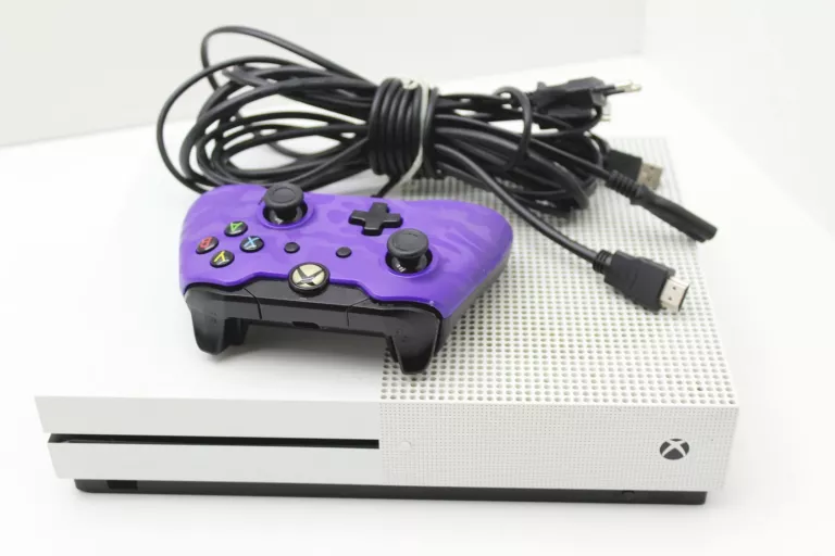 KONSOLA XBOX ONE S 500GB + PAD PDP