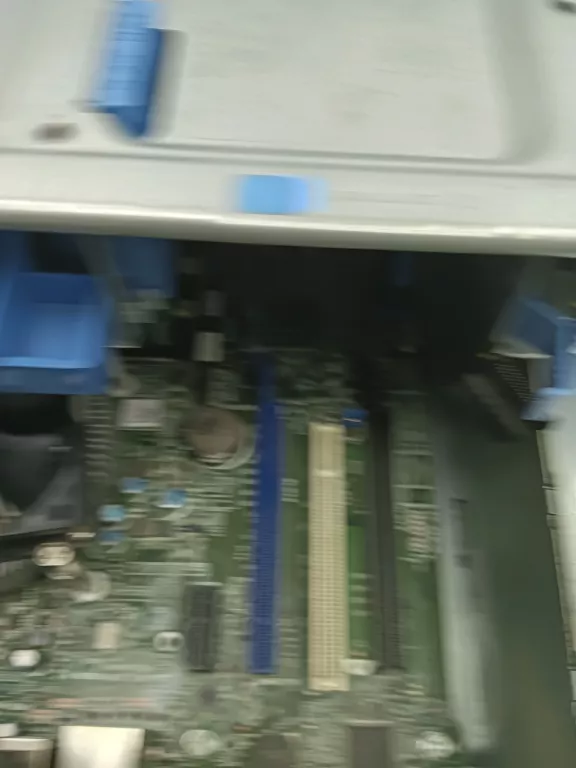 KOMPUTER DELL OPTIPLEX 7040 BEZ RAM I DYSKU