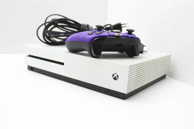 KONSOLA XBOX ONE S 500GB + PAD PDP