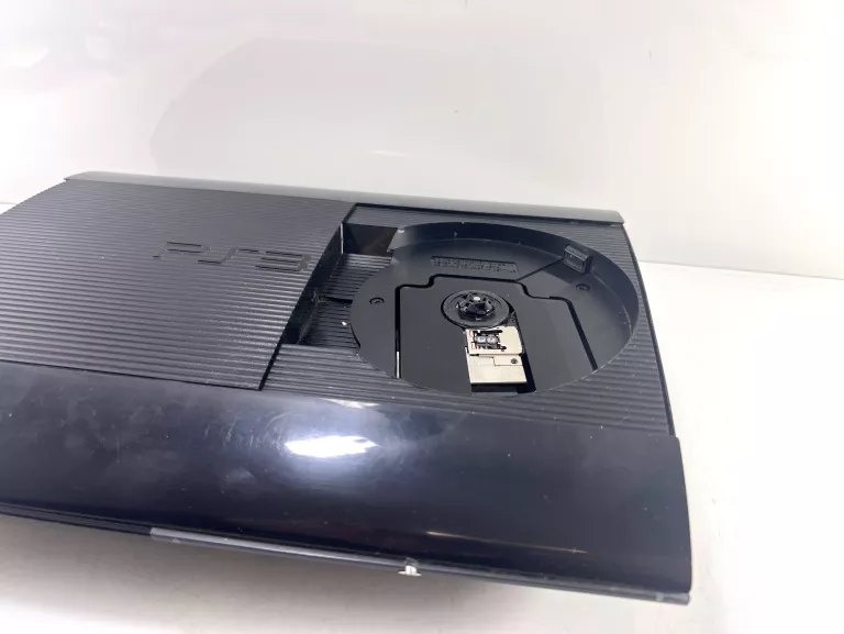 KONSOLA PS3 SUPER SLIM 500GB + 2PADY + GRA