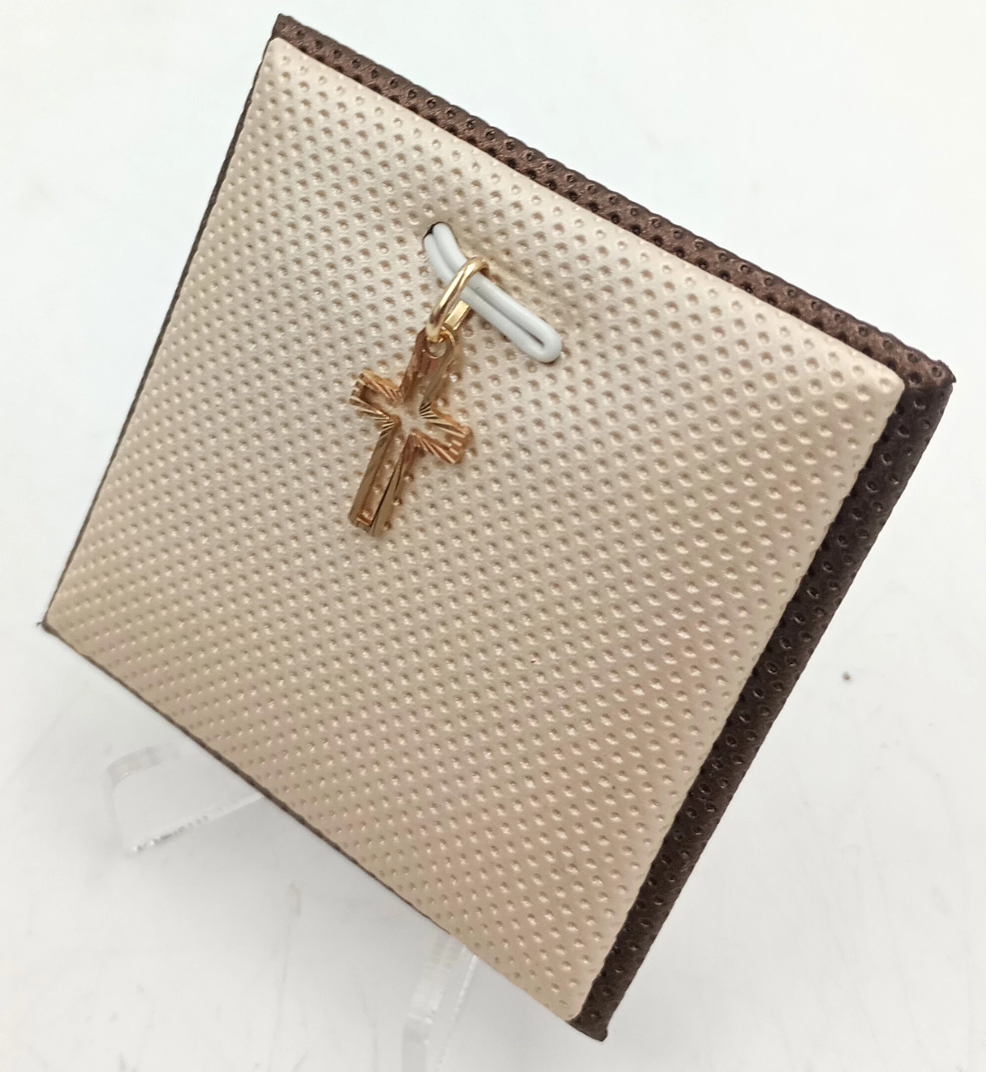 delikatna-zlota-zawieszka-krzyzyk-052g585-rodzaj-2205-2