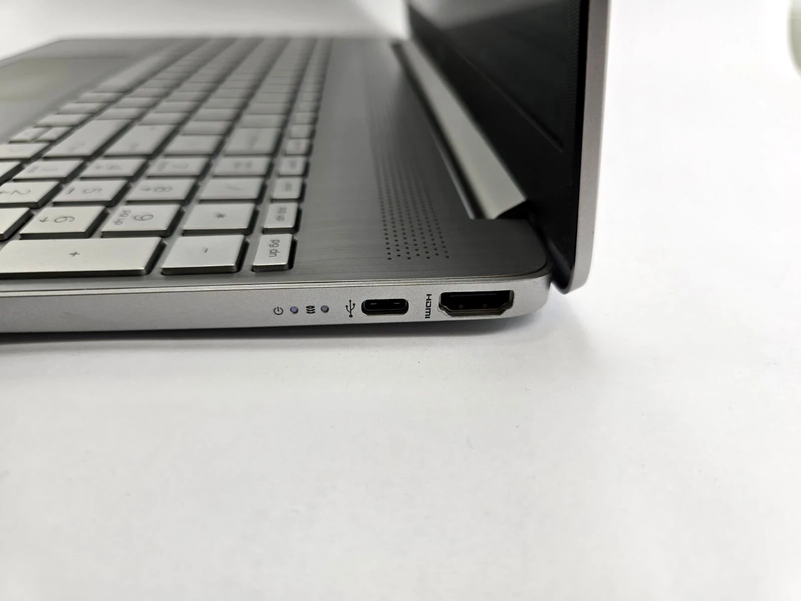 laptop-hp-15s-eq2323nw-156-amd-ryzen-5-8-gb-512-gb-stan-11323-2