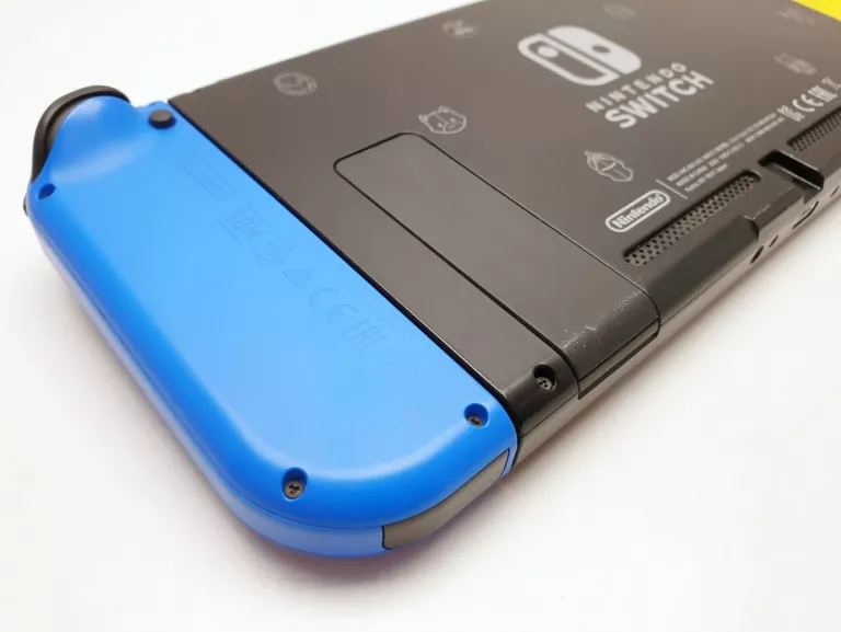 KONSOLA NINTENDO SWITCH FORTNITE KOMPLET + GRA SPYRO