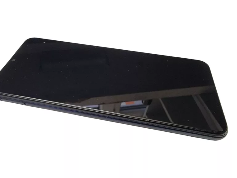 TELEFON VIVO V2027
