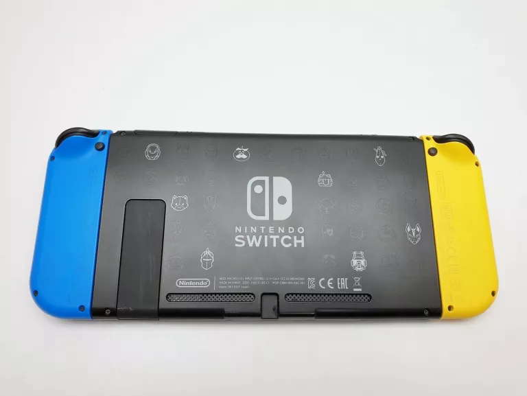 KONSOLA NINTENDO SWITCH FORTNITE KOMPLET + GRA SPYRO