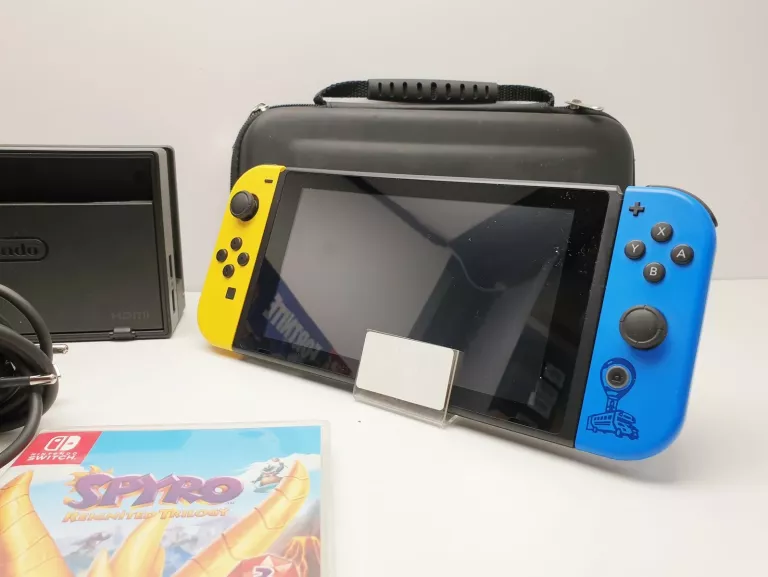 KONSOLA NINTENDO SWITCH FORTNITE KOMPLET + GRA SPYRO