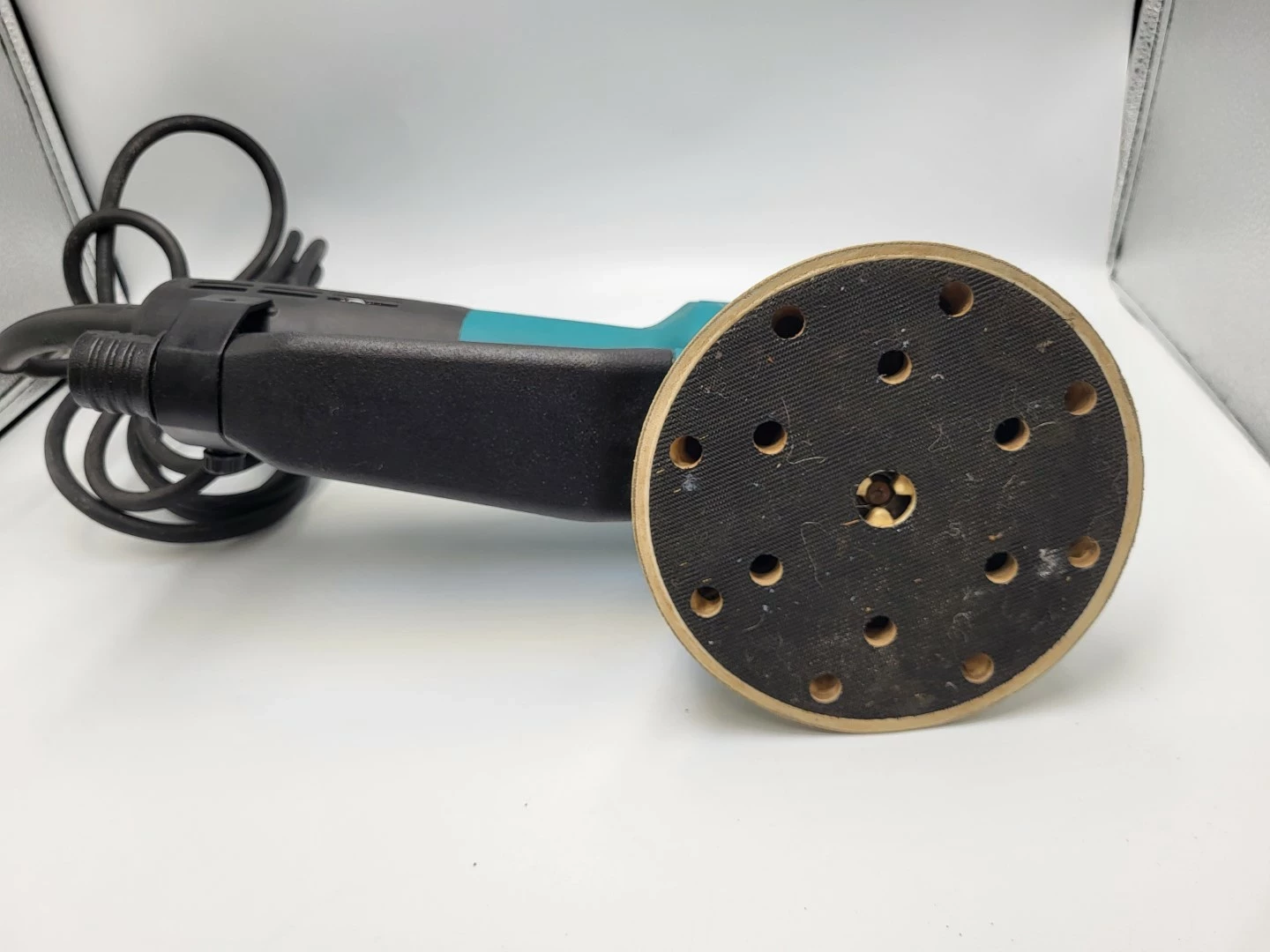 szlifierka-mimosrodowa-makita-bo6050-oscylacyjna-750w-150-mm-rodzaj-zasilania-128529-2