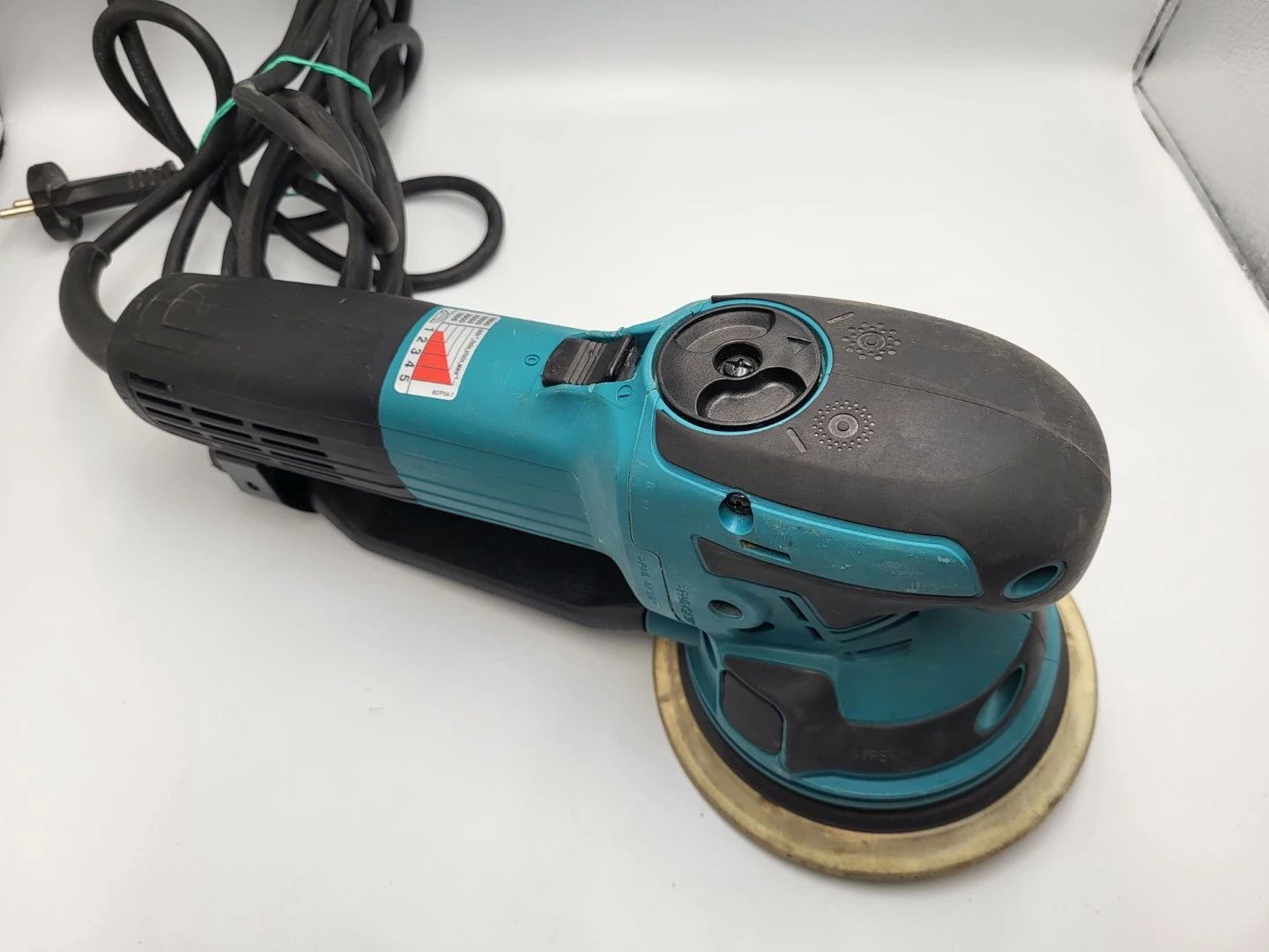 szlifierka-mimosrodowa-makita-bo6050-oscylacyjna-750w-150-mm-stan-11323-2