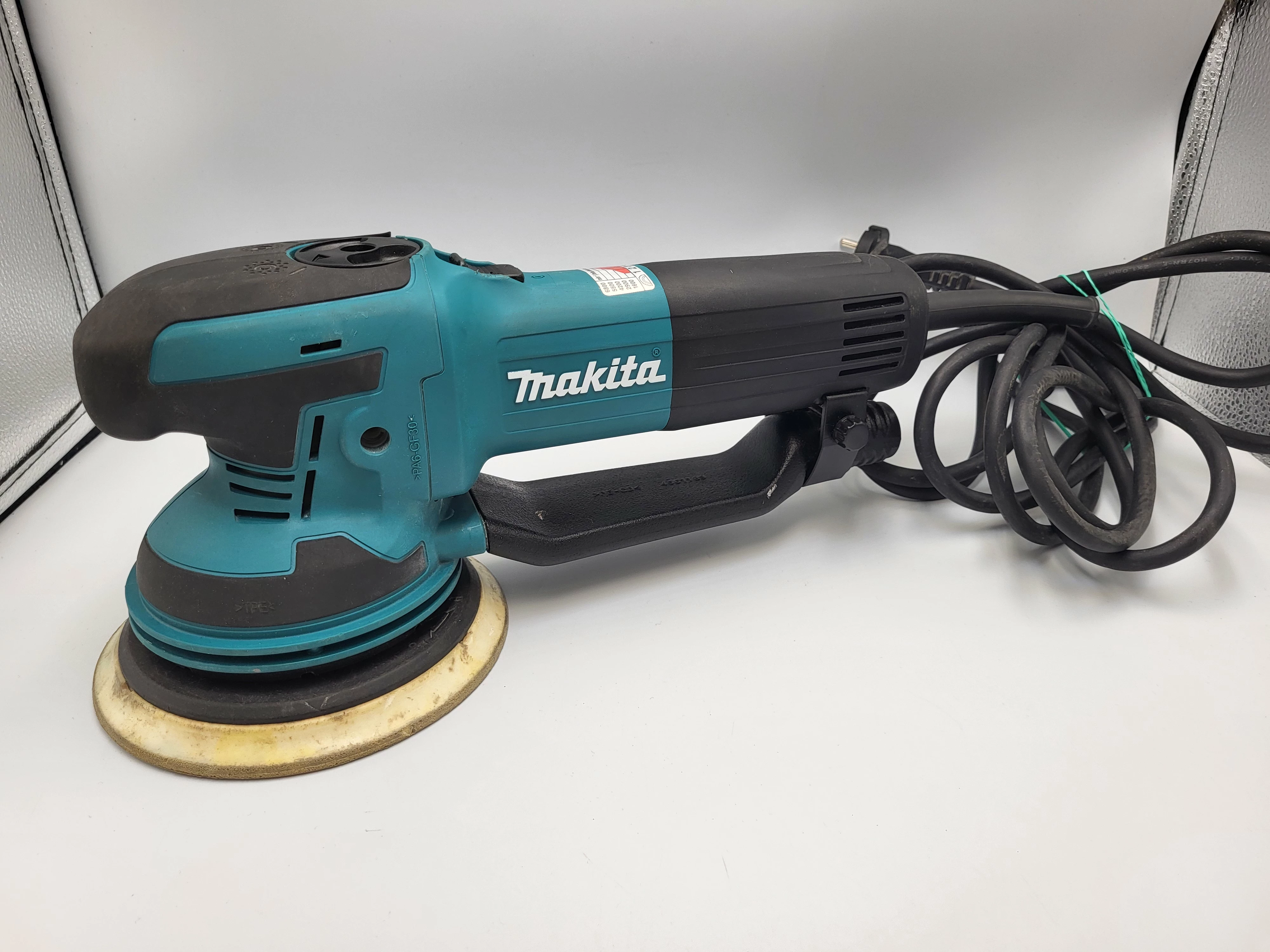 szlifierka-mimosrodowa-makita-bo6050-oscylacyjna-750w-150-mm-kod-producenta-bo6050j2