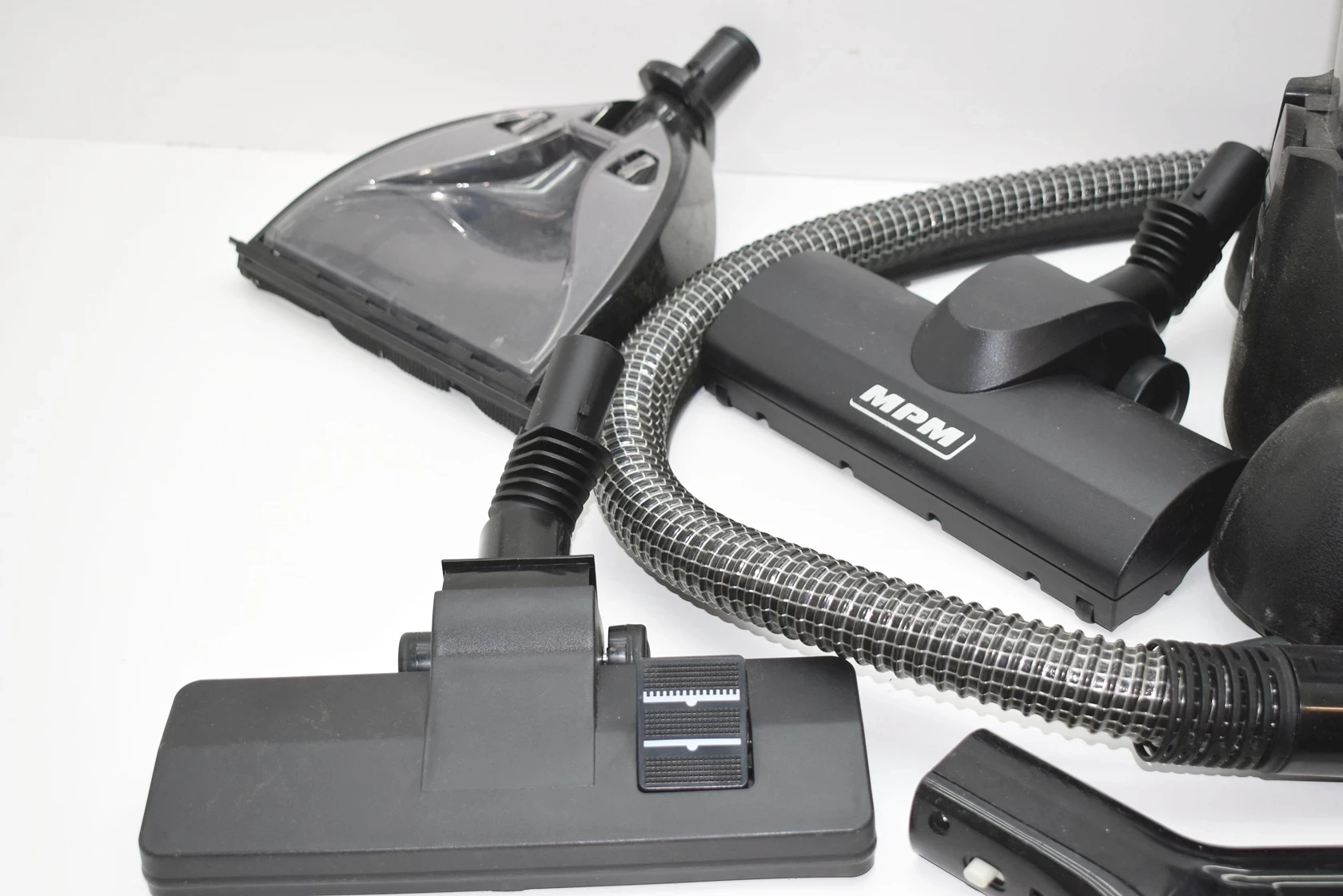 odkurzacz-pioracy-mpm-2400w-mod-22-uszkodzony-ean-gtin-5901308014889