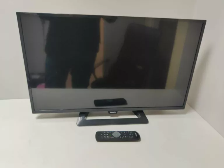 TELEWIZOR PHILIPS 32PHH4100/88 + PILOT
