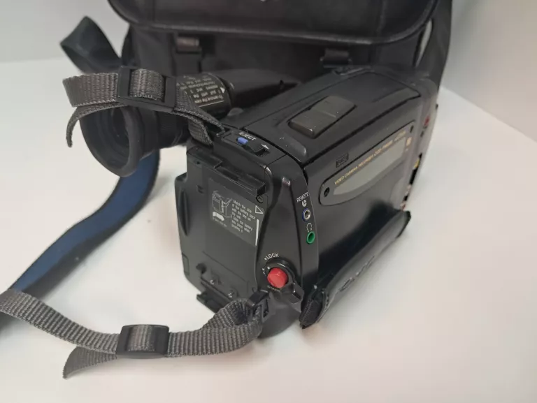 KAMERA SONY CCD-TR606E