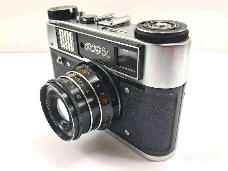 APARAT ANALOGOWY FED 5 + OBIEKTYW INDUSTOR 61 FUTERAŁ ZSRR VINTAGE
