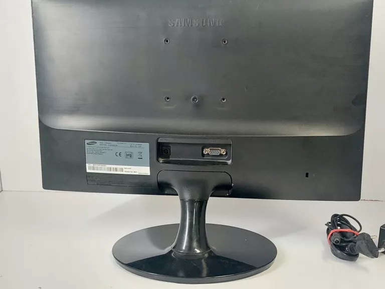 MONITOR LED SAMSUNG S19D300NY 18,5 " 1366 X 768 PX TN