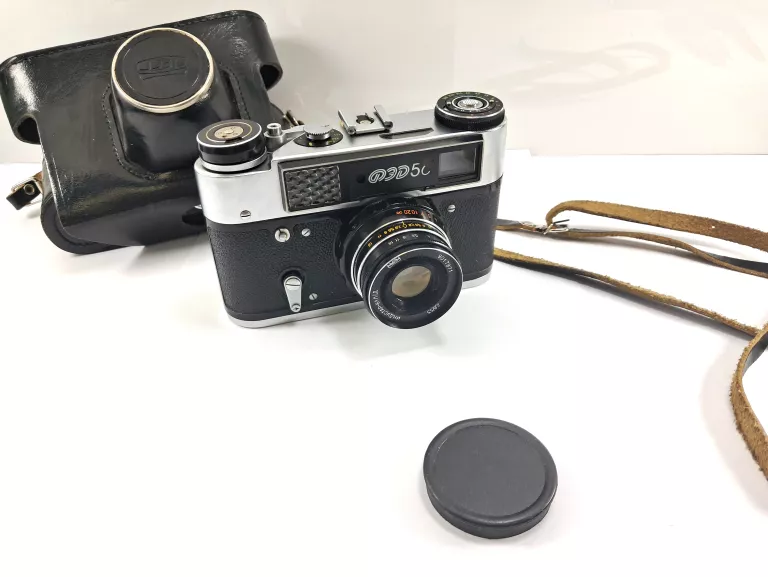 APARAT ANALOGOWY FED 5 + OBIEKTYW INDUSTOR 61 FUTERAŁ ZSRR VINTAGE