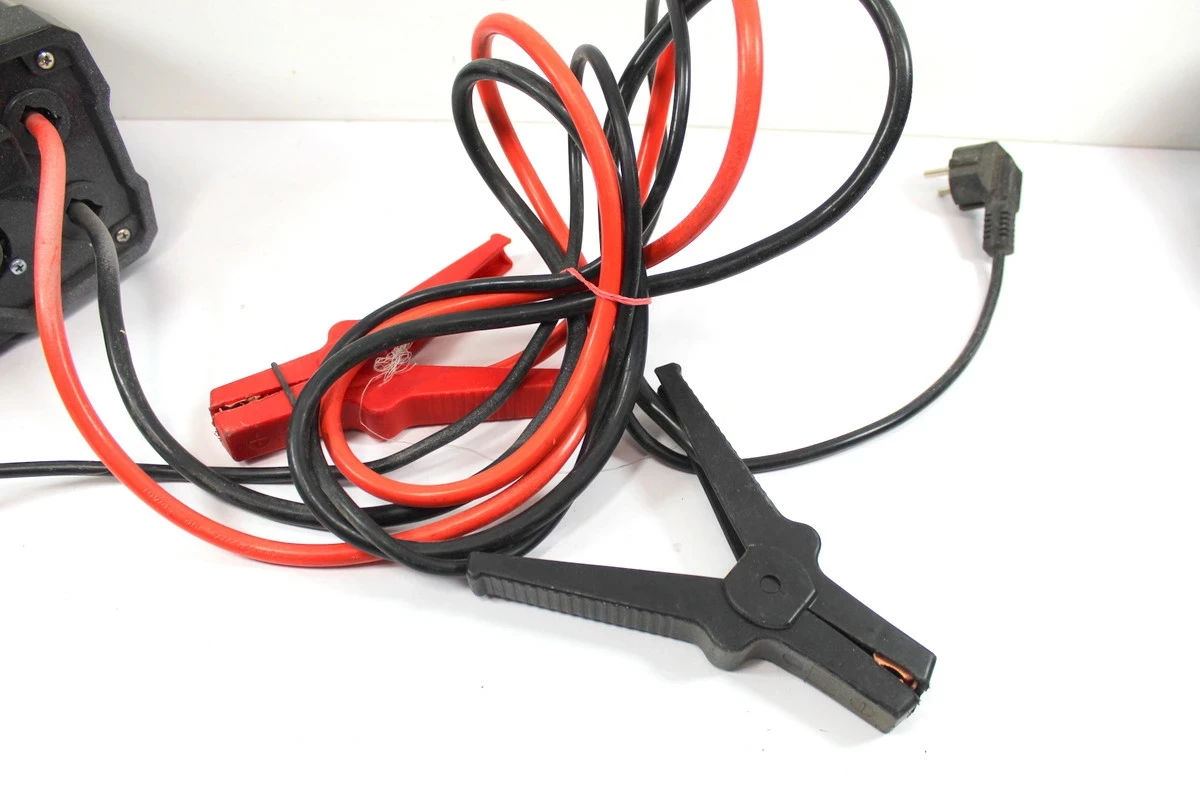 prostownik-auto-xs-z-rozruchem-awaryjnym-612v-75a-natezenie-maksymalne-75