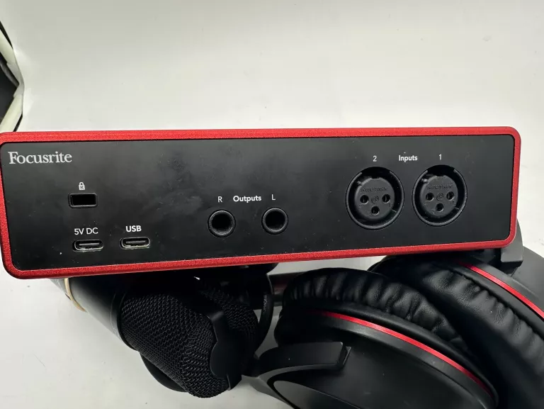 FOCUSRITE SCARLETT 2I2 STUDIO 4GEN - ZESTAW NAGRANIOWY