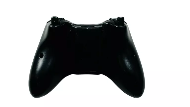 KONSOLA MICROSOFT XBOX 360 E 250 GB + PAD + ZASILACZ + HDMI