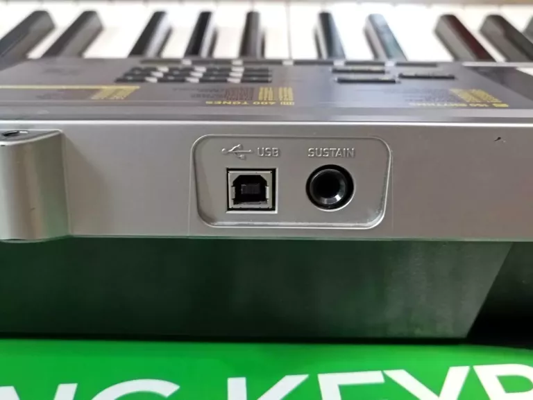 KEYBOARD CASIO LK-300
