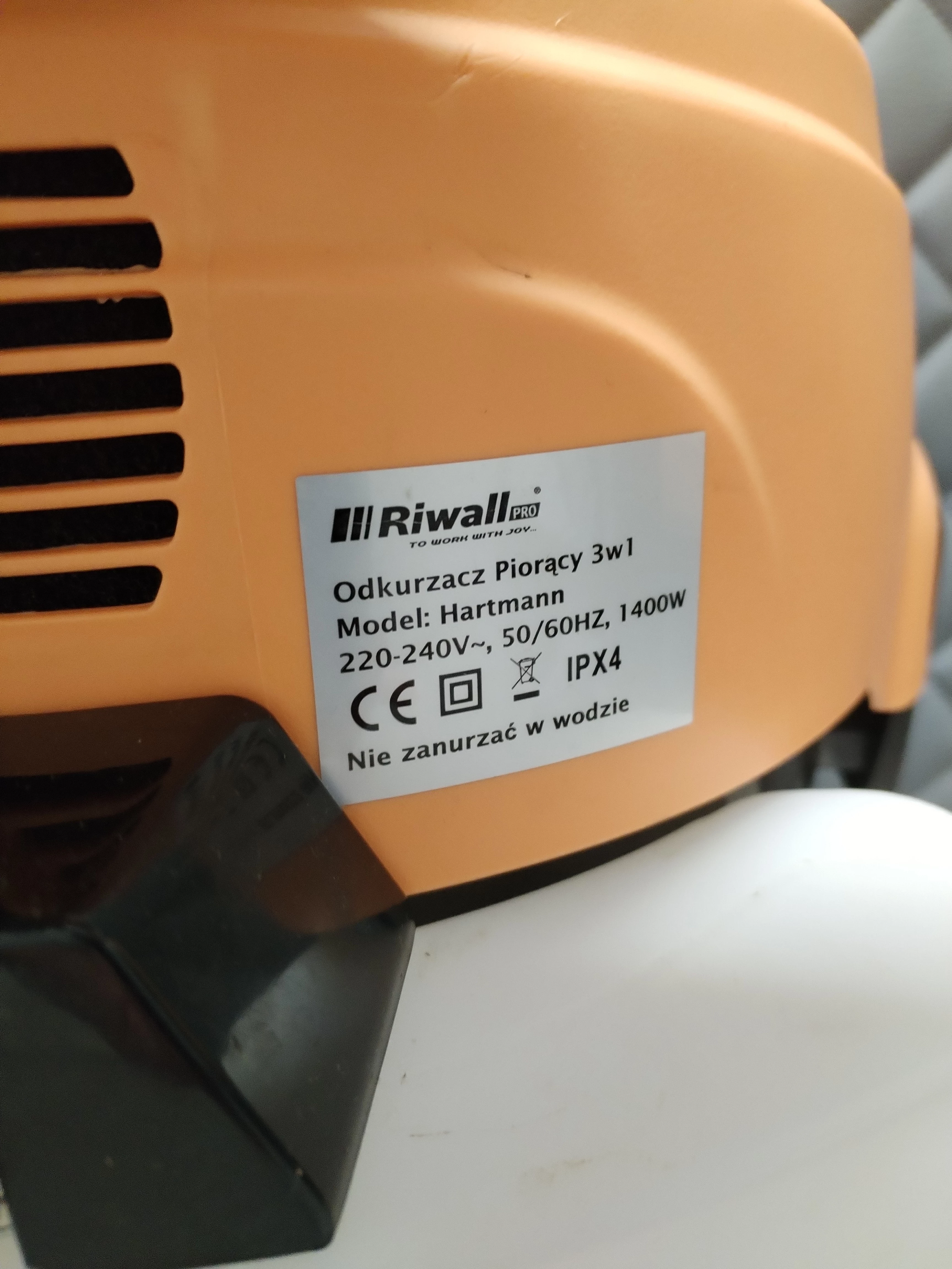 odkurzacz-pioracy-riwall-hartmann-3w1-moc-200000