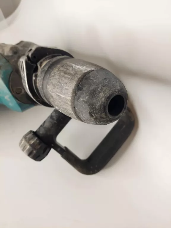 MŁOT MAKITA HR4011C