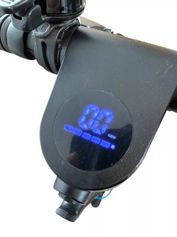 HULAJNOGA ELEKTRYCZNA BLAUPUNKT ESC808 20KM 350W 8.5" CZARNY
