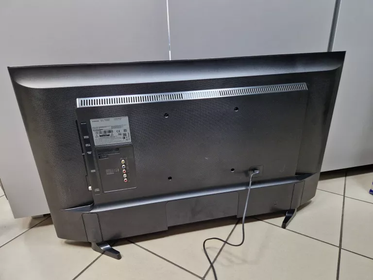 TELEWIZOR LED SAMSUNG UE40M5002 40" + PILOT
