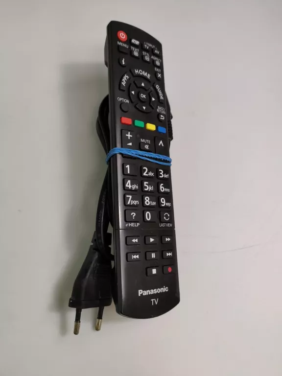 TV PANASONIC TX-48AX630E + PILOT