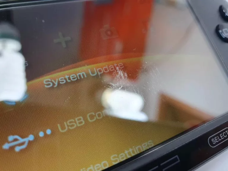 PRZENOŚNA I KULTOWA KONSOLA SONY PSP SLIM PSP-E1004