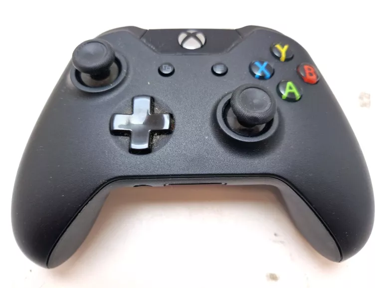 KONSOLA XBOX ONE S 1 TB BIAŁY + PAD