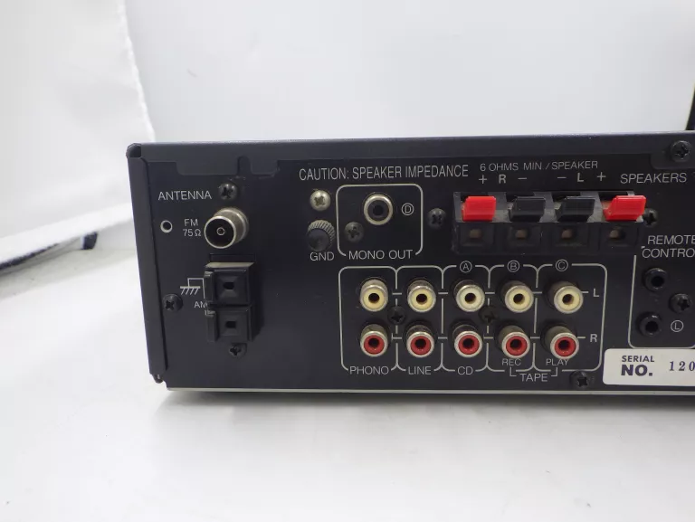 WZMACNIACZ AMPLITUNER ONKYO R-30