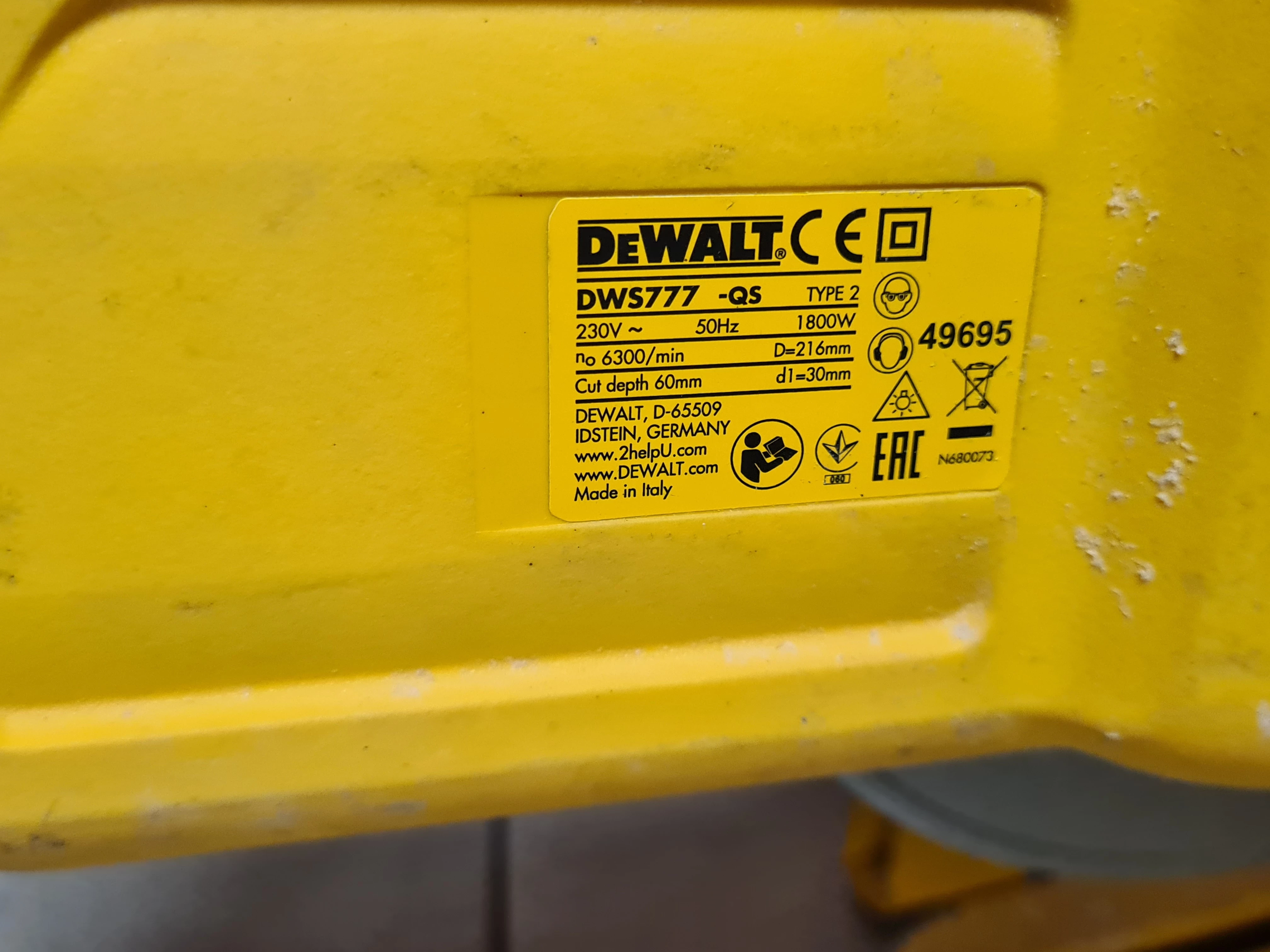 ukosnica-dewalt-dws777-stan-11323-2