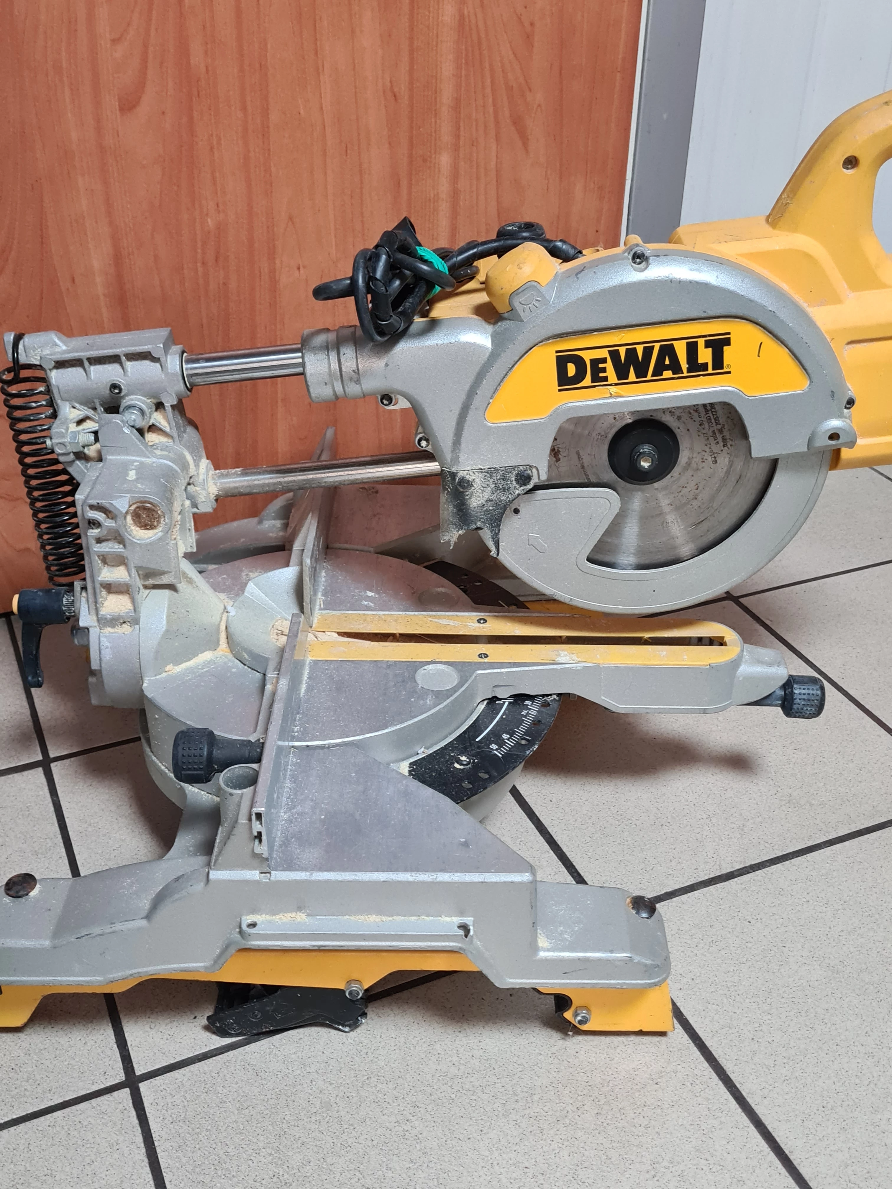 ukosnica-dewalt-dws777-al-wp-7c-pultusk