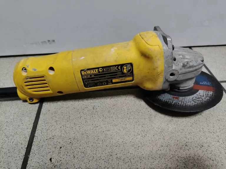 SZLIFIERKA DEWALT D28139