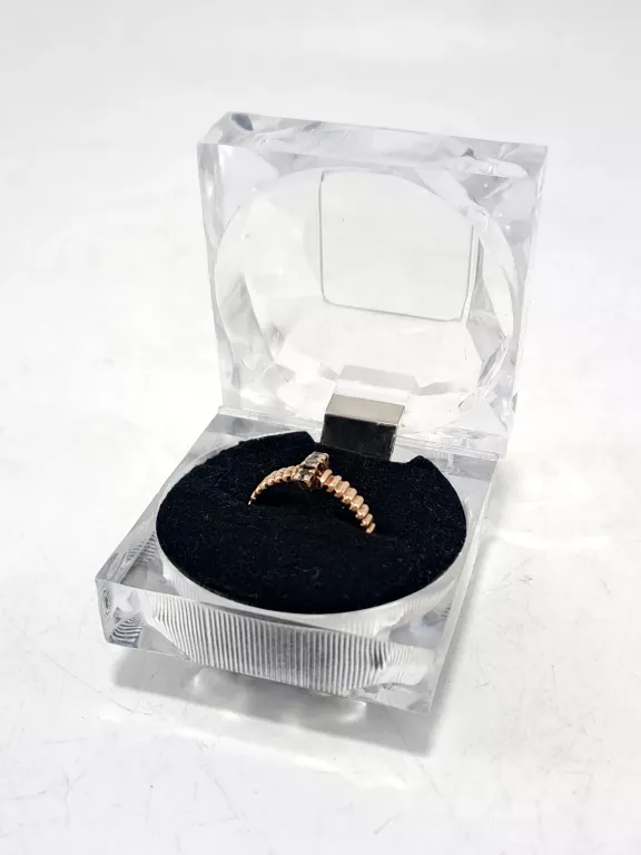 WYRÓB JUBILERSKI UŻYWANY ZŁOTY PIERŚCIONEK 585/1,89G