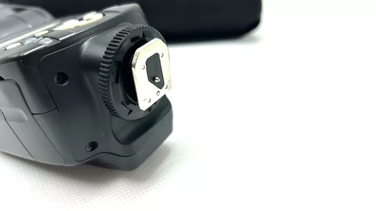 LAMPA BŁYSKOWA YN560 IV SPEEDLITE
