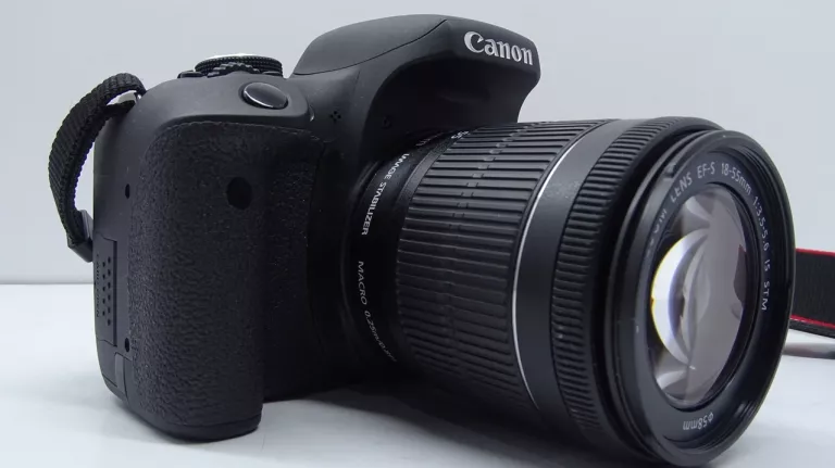 APARAT CANON EOS 750D (1400 ZDJĘĆ) + OBIEKTYW CANON 18-55MM ZESTAW