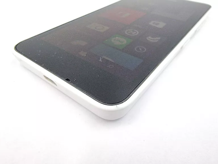 SMARTFON NOKIA LUMIA 635 1 GB / 8 GB 3G BIAŁY