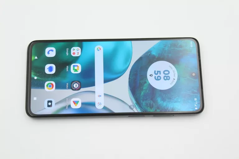 TELEFON MOTOROLA MOTO G62 5G 6/256 GB (OPIS)