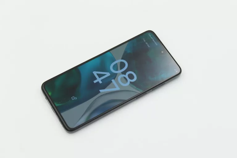 TELEFON MOTOROLA MOTO G62 5G 6/256 GB (OPIS)