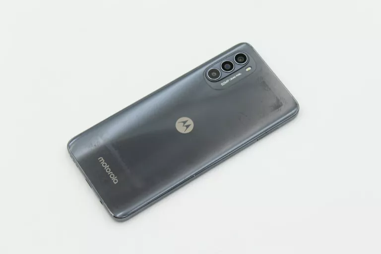 TELEFON MOTOROLA MOTO G62 5G 6/256 GB (OPIS)