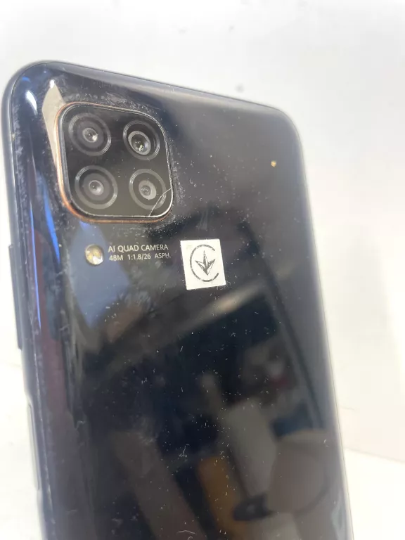 SMARTFON HUAWEI P40 LITE 6 GB / 128 GB