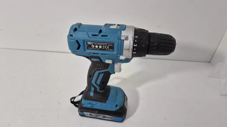 WKRETARKA DEDRA DED7040