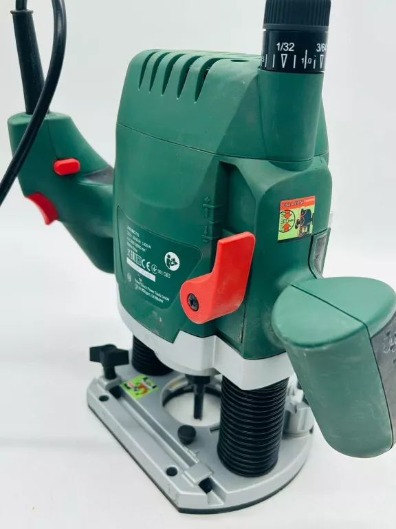 FREZARKA GÓRNOWRZECIONOWA BOSCH POF 1400 ACE 1400W W WALIZCE